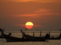 Sonnenball an der Kata Beach auf Phuket